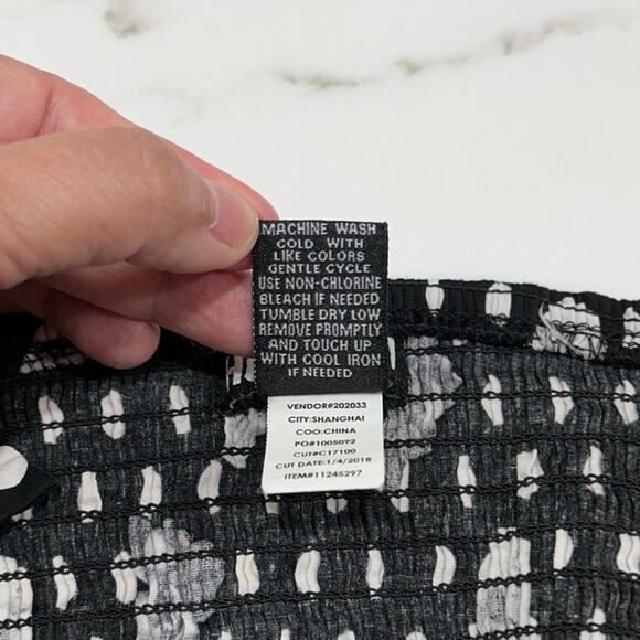 Hot Topic tank top black white skulls roses bustier polka dot size XS - Picture 6 of 9